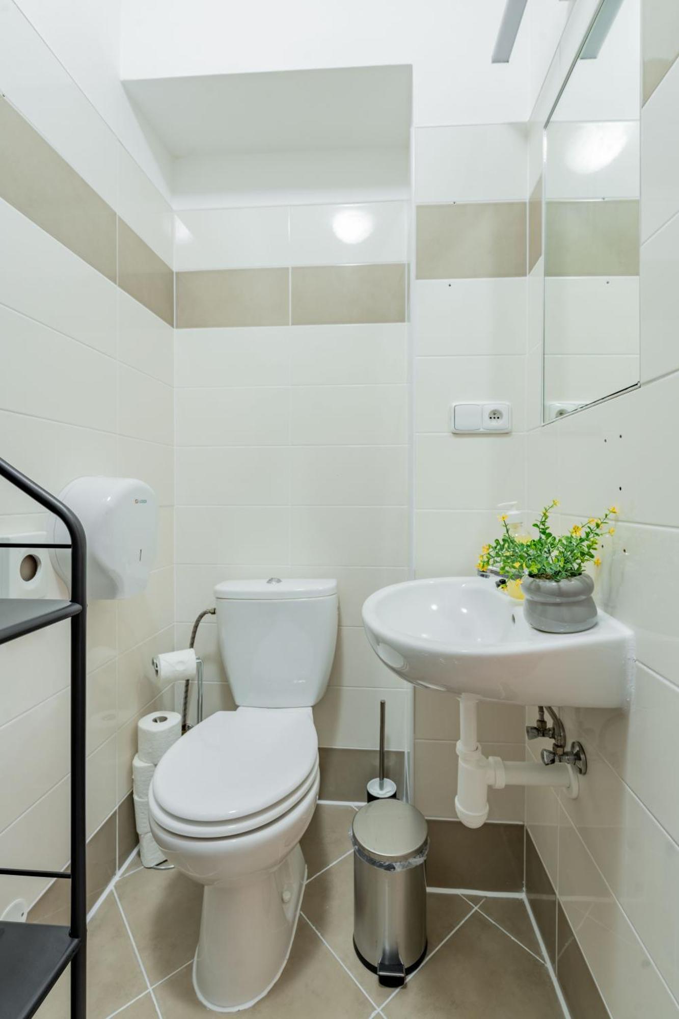Stellar Female Hostel Prága Kültér fotó